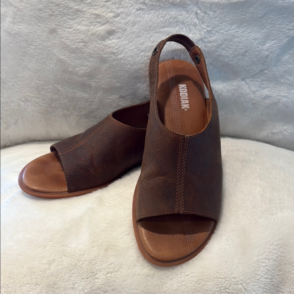 Kodiak Women's Dark Brown Open-Toe Sandals